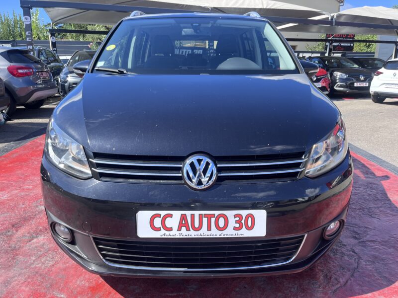 VOLKSWAGEN TOURAN 2011