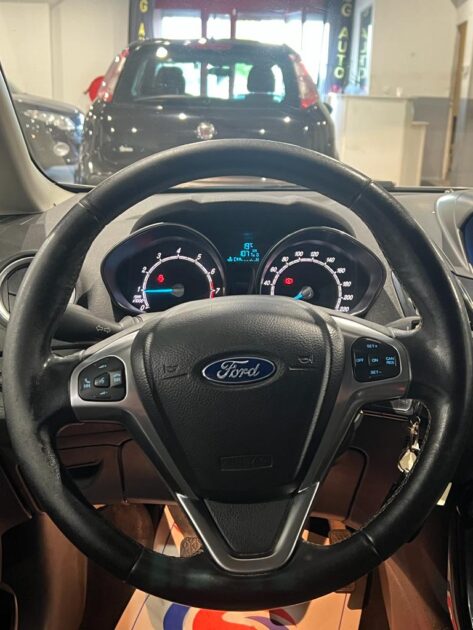 FORD FIESTA VI 2015