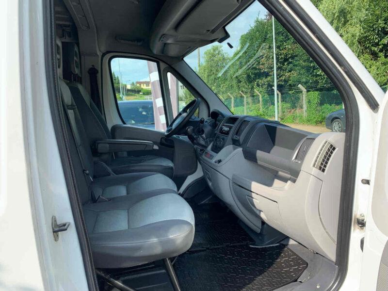 PEUGEOT BOXER Camionnette 2.2HDI 100CV