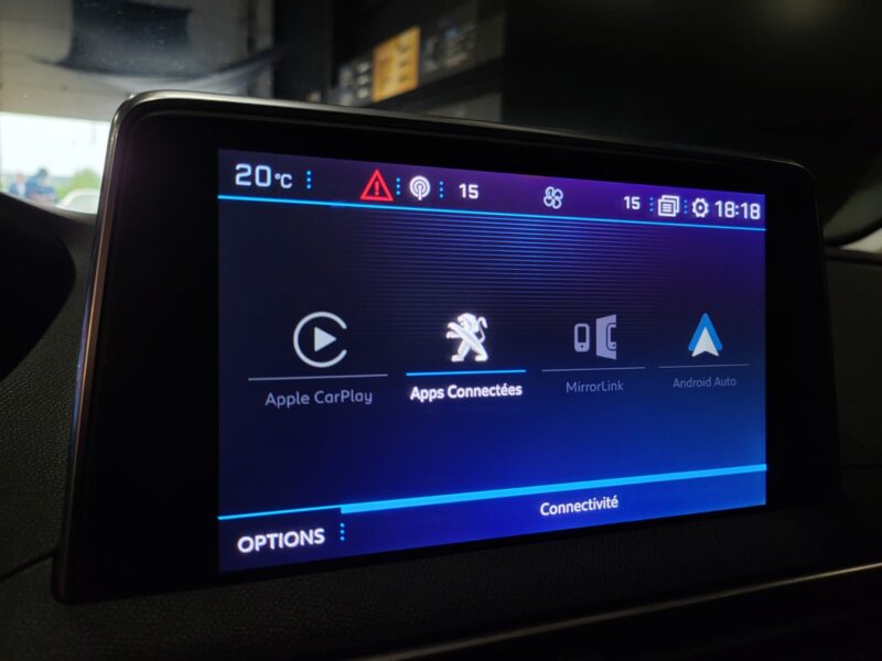 PEUGEOT 3008 II 1.2 PureTech 130cv Style EAT // APPLE CARPLAY/CAMERA DE RECUL/SIEGES CHAUFFANT