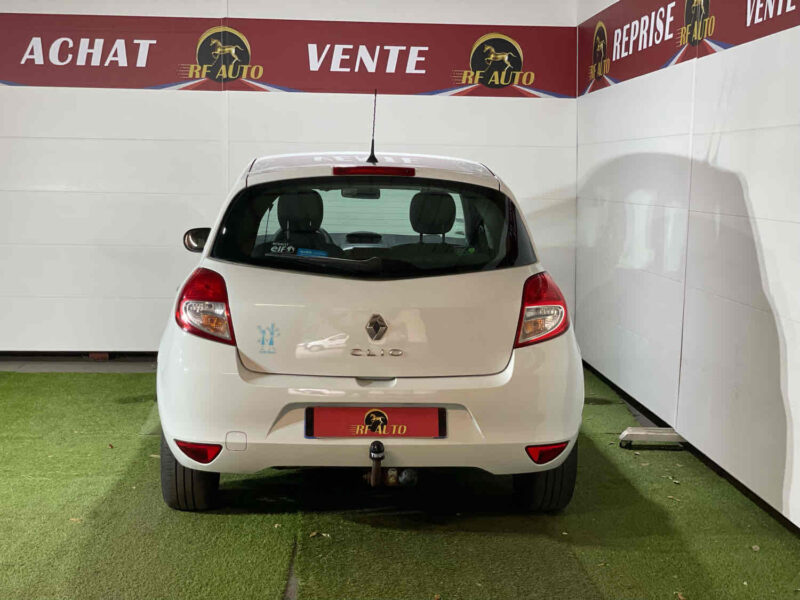 RENAULT CLIO III Phase 2 2010  1.5 dCi 68cv