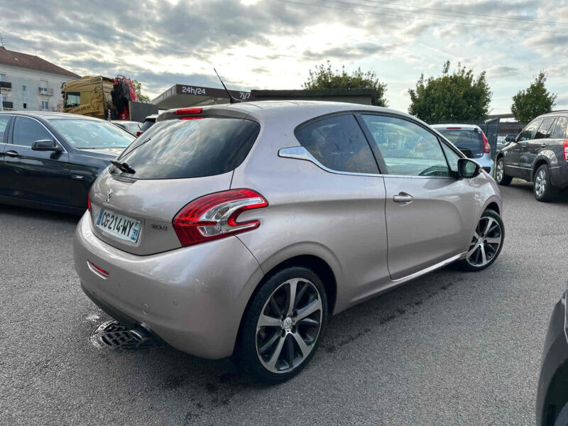 PEUGEOT 208 I 2012