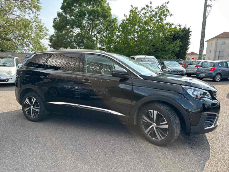 PEUGEOT 5008 II 2018