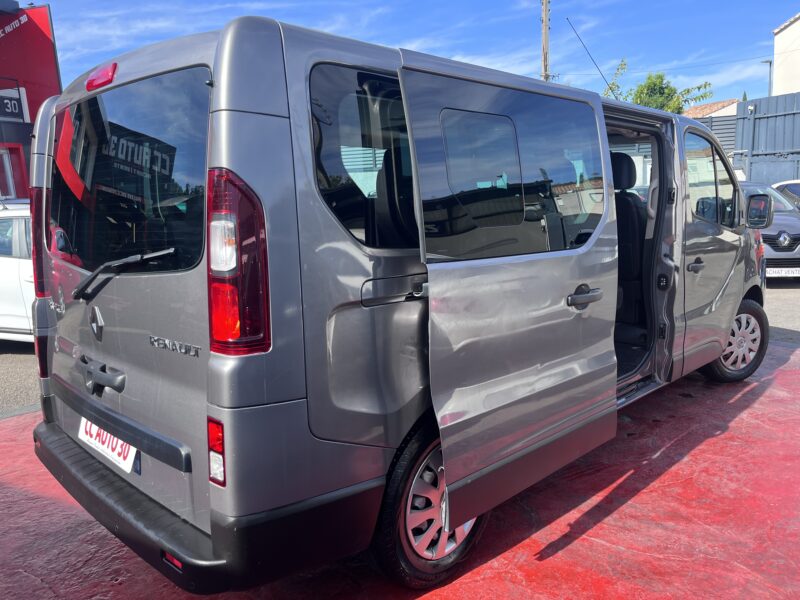 RENAULT TRAFIC III Autobus 9 places 2017