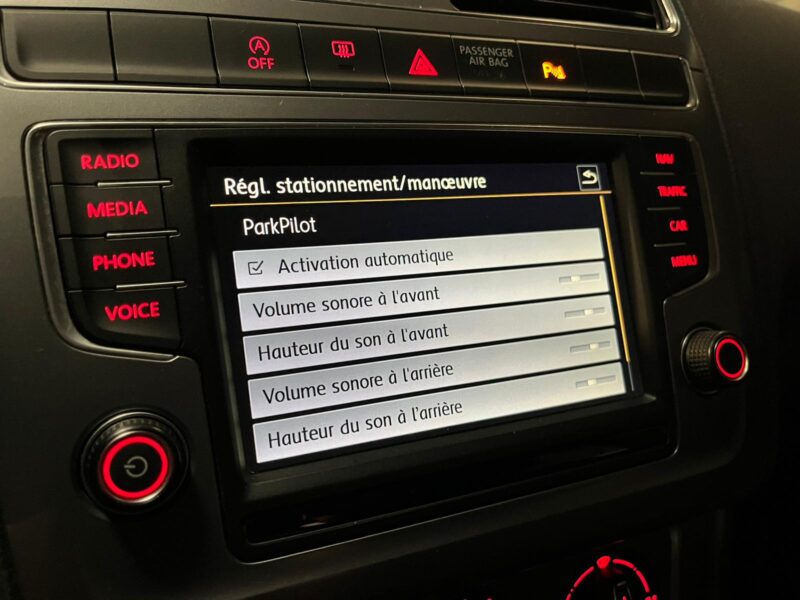 VOLKSWAGEN POLO V 1.2 TSI 90cv Allstar CARPLAY / ECRAN TACTILE / REGULATEUR / RADAR