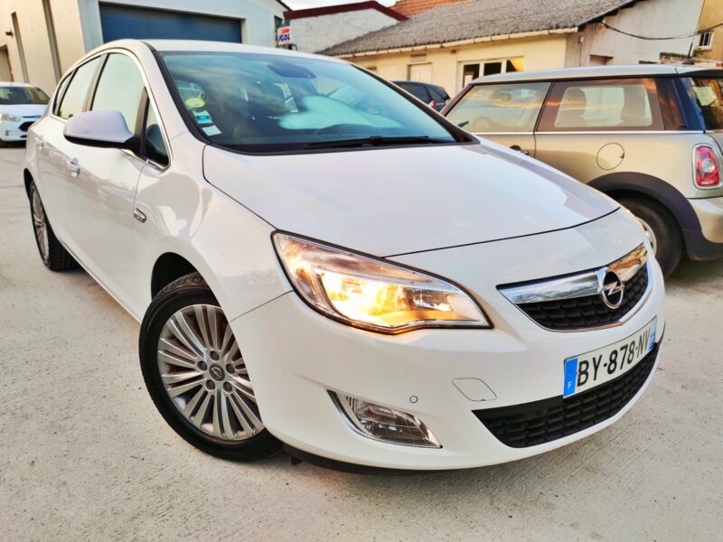 OPEL ASTRA J 2011