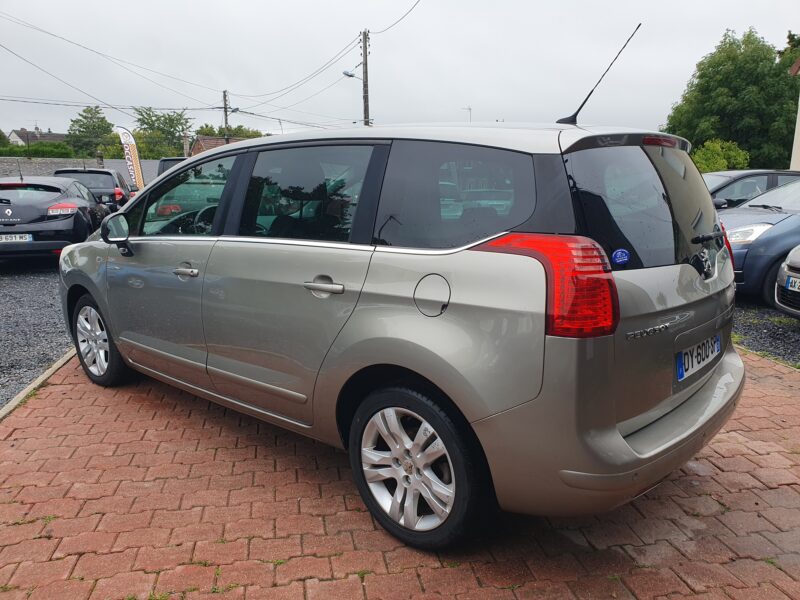 PEUGEOT 5008 2010