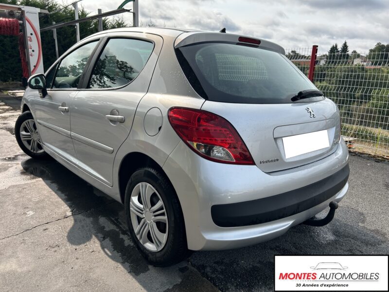 PEUGEOT 207 2013