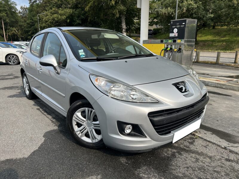 PEUGEOT 207 2013