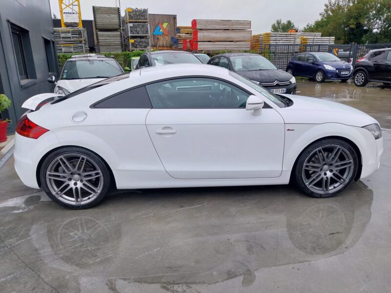 AUDI TT 2.0 TFSI 200 S line