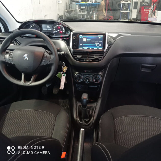 PEUGEOT 208 2018