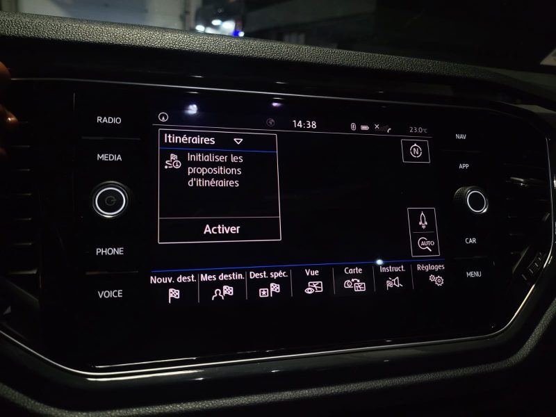 VOLKSWAGEN T-ROC 1.5 TSi 150cv Carat Exclusive DSG 1ère Main // APPLE CARPLAY/SIEGES CHAUFFANTS/TOIT