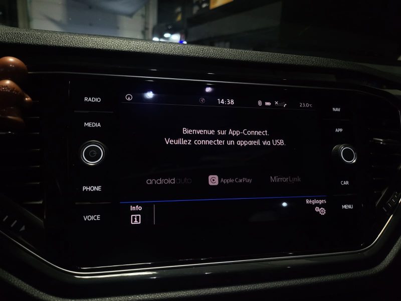 VOLKSWAGEN T-ROC 1.5 TSi 150cv Carat Exclusive DSG 1ère Main // APPLE CARPLAY/SIEGES CHAUFFANTS/TOIT