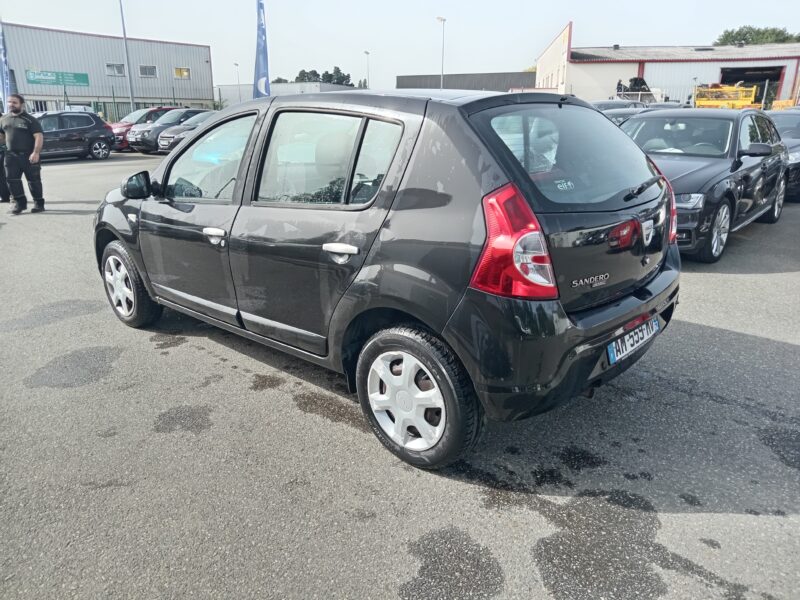 DACIA SANDERO 2010