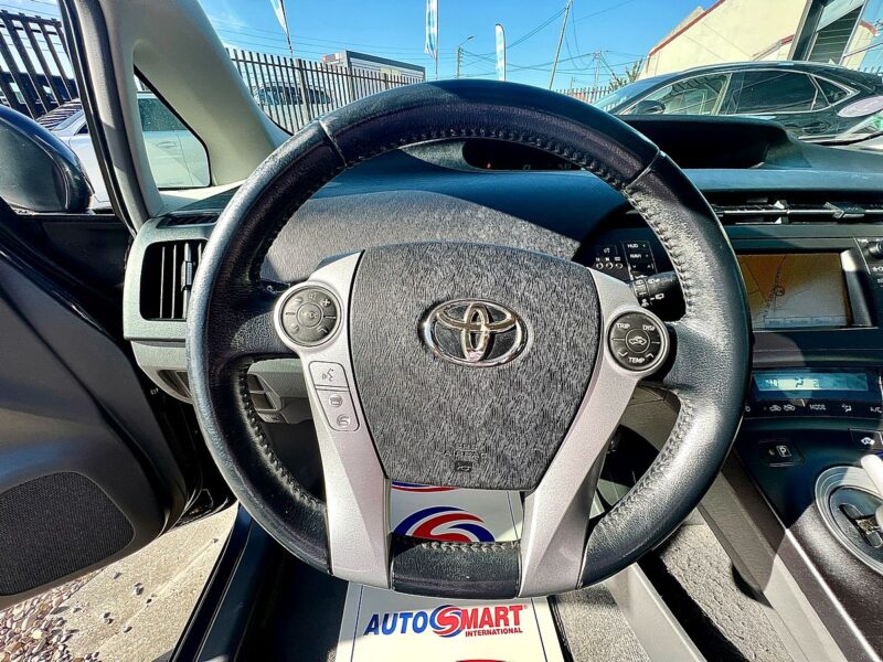 TOYOTA PRIUS DYNAMIC 17" GPS 2010