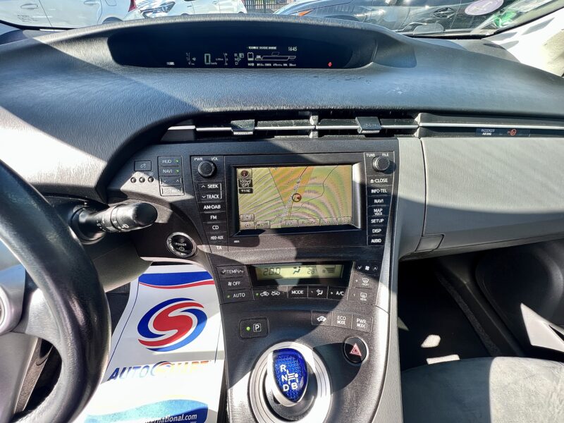 TOYOTA PRIUS DYNAMIC 17" GPS 2010