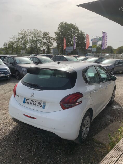 PEUGEOT 208 2017