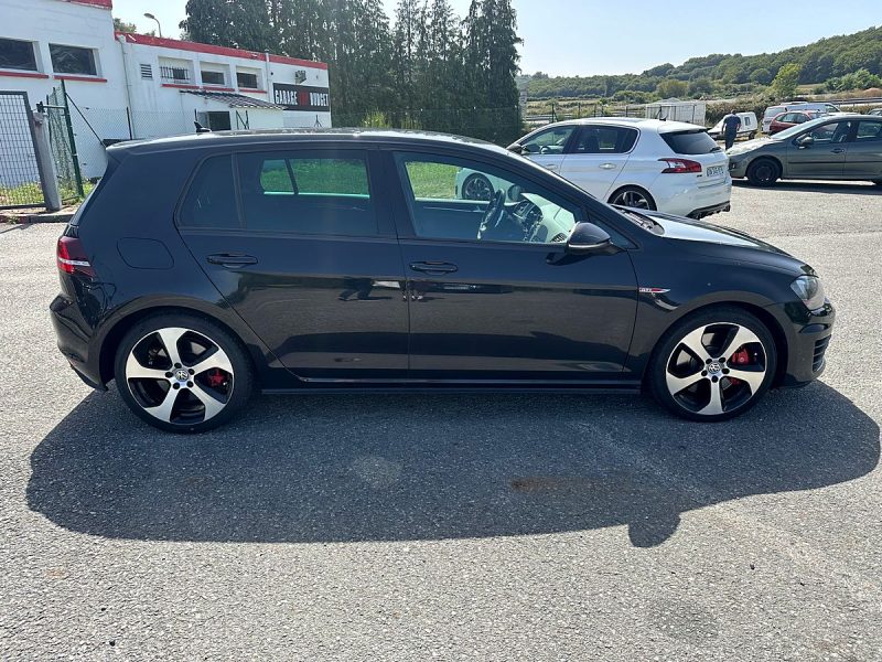 VOLKSWAGEN GOLF VII 2013