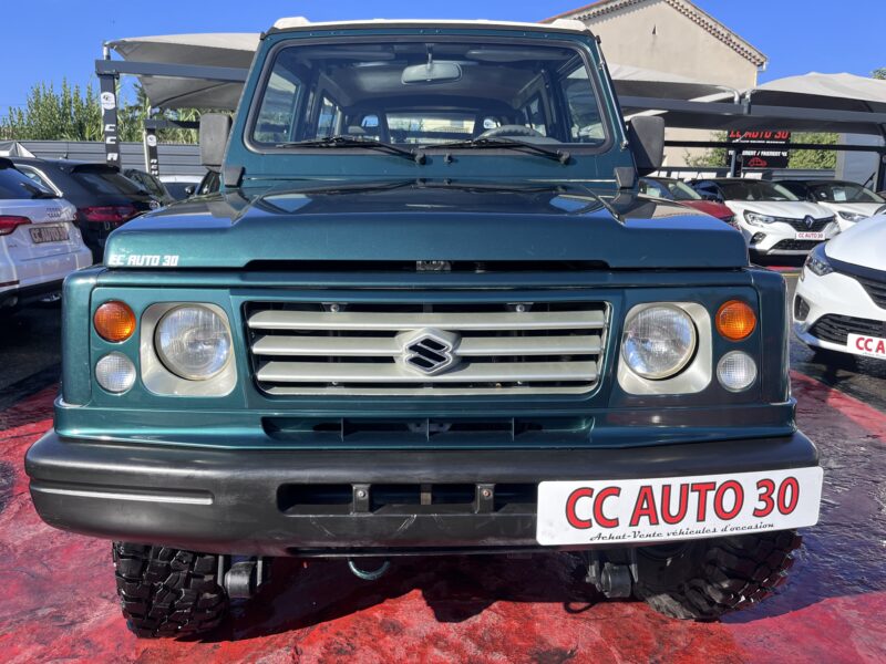 SUZUKI SAMURAI Véhicule tout terrain fermé 2002