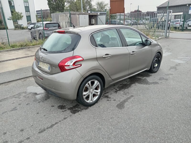 PEUGEOT 208 I 2013