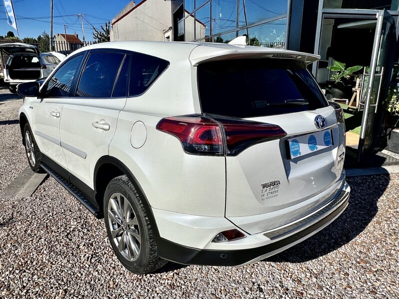 TOYOTA RAV4 IV LOUNGE 2016