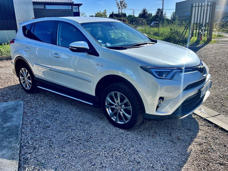 TOYOTA RAV4 IV LOUNGE 2016