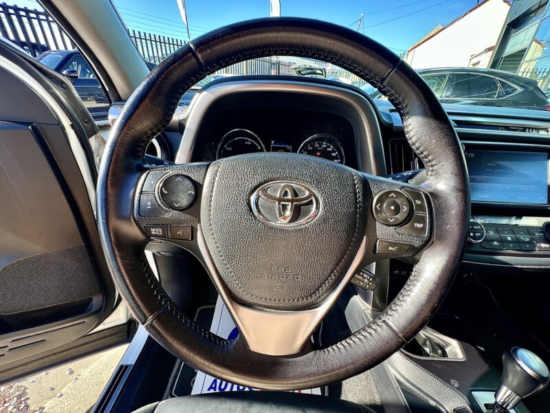 TOYOTA RAV4 IV LOUNGE 2016