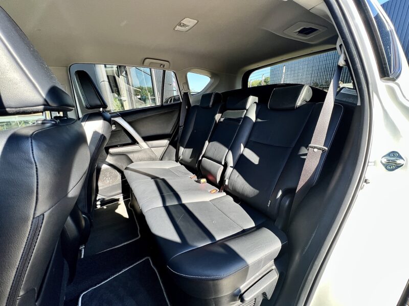 TOYOTA RAV4 IV LOUNGE 2016