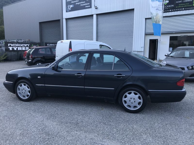 MERCEDES E420 berline - 4.2i V8 279cv BA ÉLEGANCE - CONTROLE TECHNIQUE OK