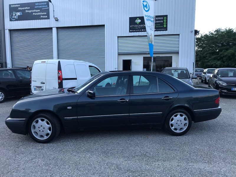 MERCEDES E420 berline - 4.2i V8 279cv BA ÉLEGANCE - CONTROLE TECHNIQUE OK