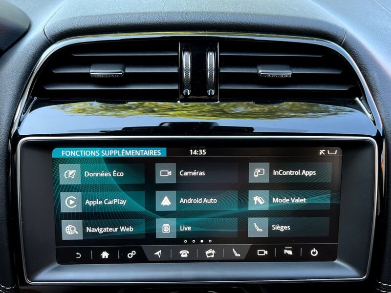 JAGUAR XE R-SPORT 2.0 D 180 Cv 4WD TOIT OUVRANT APPLE CARPLAY & ANDROID CAMERA - Garantie 6 Mois