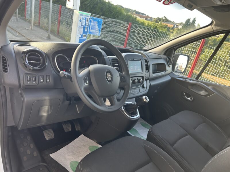 RENAULT TRAFIC III Camionnette 2020