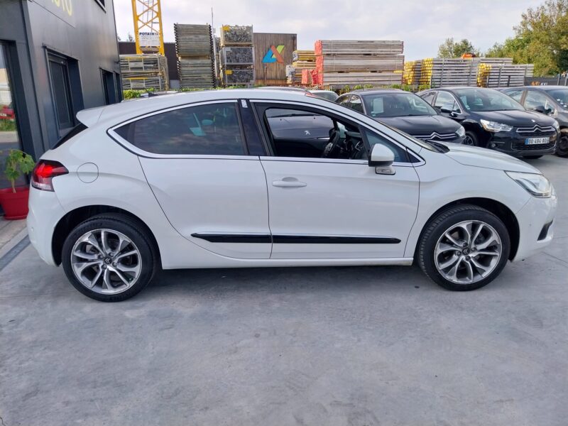 CITROEN DS4 2.0 HDi 165 Sport Chic