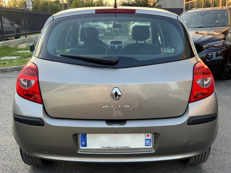 RENAULT CLIO 3 III 1.5 DCI 70 Cv 5 PORTES / CLIMATISATION KIT BLUETOOTH - Garantie1an