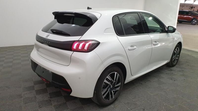 Peugeot 208 nouvelle 1.2 puretech 100cv eat8 allure + navi pack safety plus