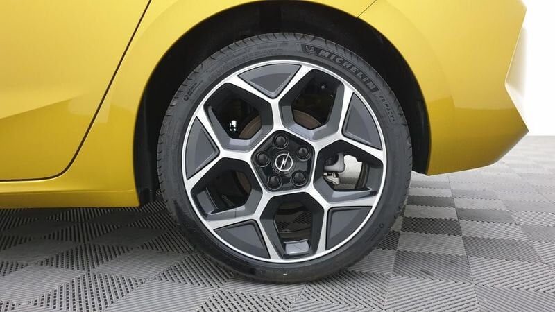 Opel Astra nouvelle 1.5 diesel 130cv bva8 ultimate + pack ext noir pare-brise chauffant