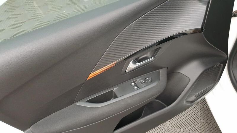 Peugeot 208 nouvelle 1.2 puretech 75cv bvm5 active pack + peugeot led technology