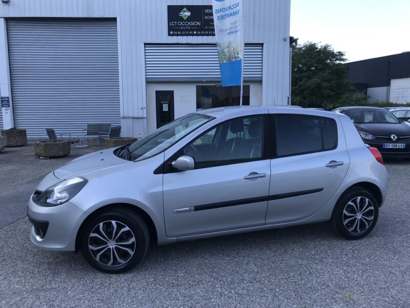 CLIO III - 1.2 iTCE 100cv RIP CURL - GARANTI 6 MOIS