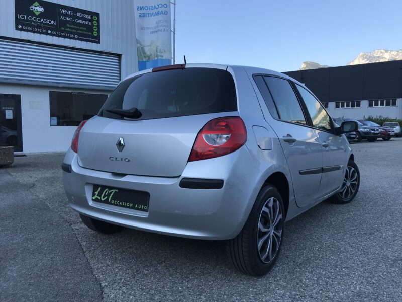 CLIO III - 1.2 iTCE 100cv RIP CURL - GARANTI 6 MOIS