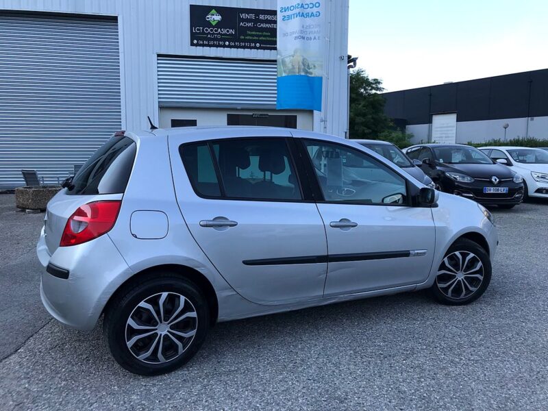 CLIO III - 1.2 iTCE 100cv RIP CURL - GARANTI 6 MOIS