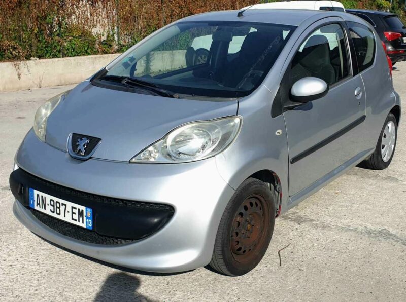 PEUGEOT 107 2005