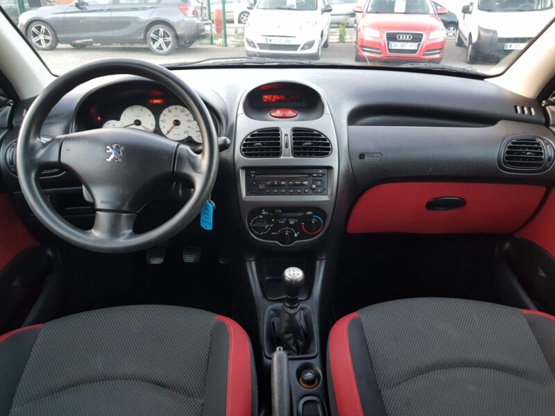 PEUGEOT 206 1.4i 75CV TRENDY