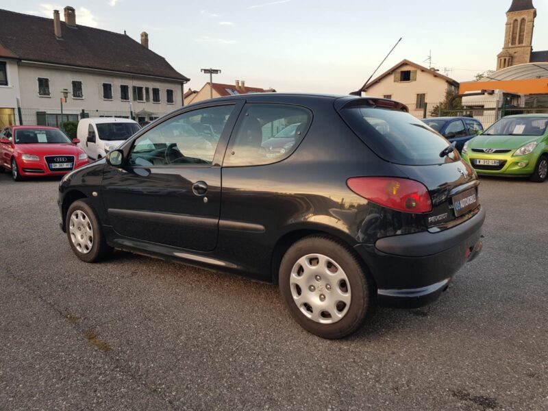 PEUGEOT 206 1.4i 75CV TRENDY