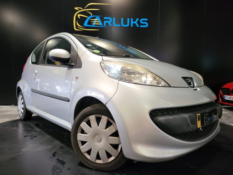 PEUGEOT 107 1.0 12V 68cv Trendy 3p // CLIMATISATION/PRISE AUX/RADIO CD MP3