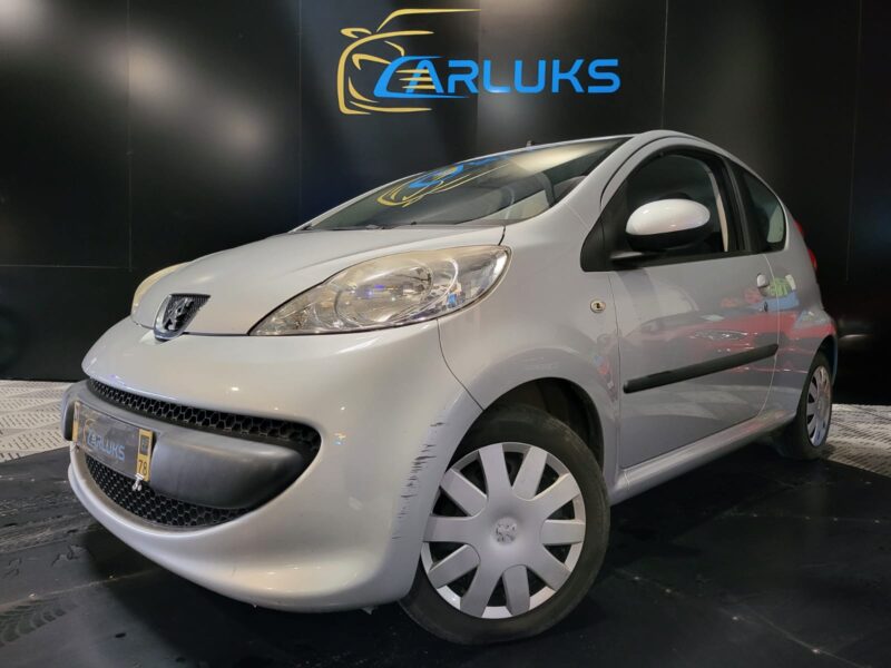 PEUGEOT 107 1.0 12V 68cv Trendy 3p // CLIMATISATION/PRISE AUX/RADIO CD MP3