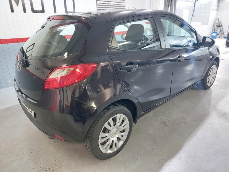 MAZDA 2 II 1.4 68 ELEGANCE