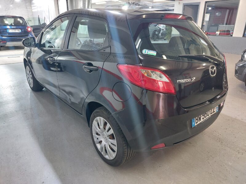 MAZDA 2 II 1.4 68 ELEGANCE