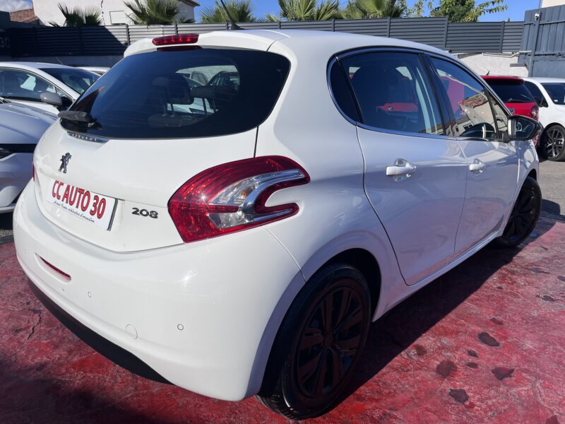 PEUGEOT 208 2013