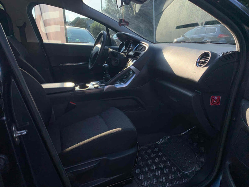 PEUGEOT 3008 1.6HDI 112CV