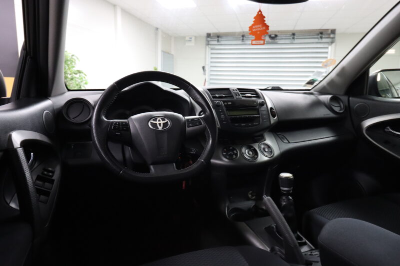 TOYOTA RAV 4 III 2009